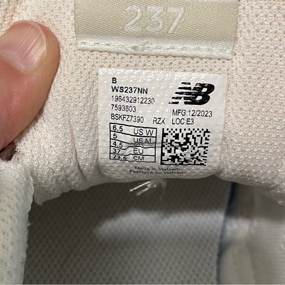 SOLD New Balance 237 size 6.5 - Picture 5 of 7